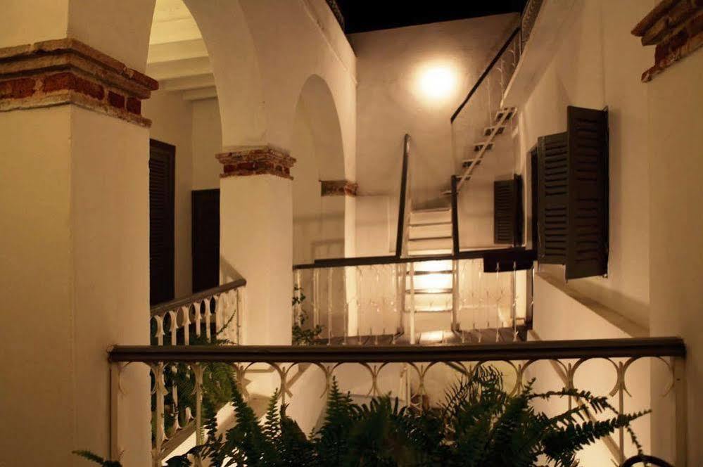 Siki Hotel Saint-Louis Exteriör bild